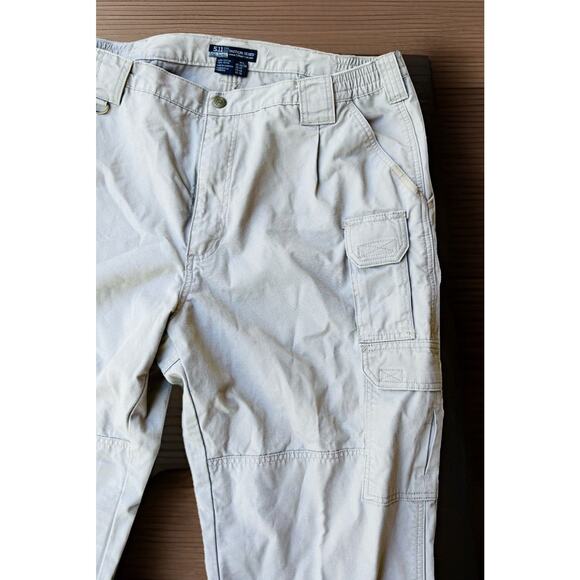 511 5.11 Tactical Pants Men's Size 40x30 Khaki Utility Cargo Work Pants #74251 - Picture 4 of 9